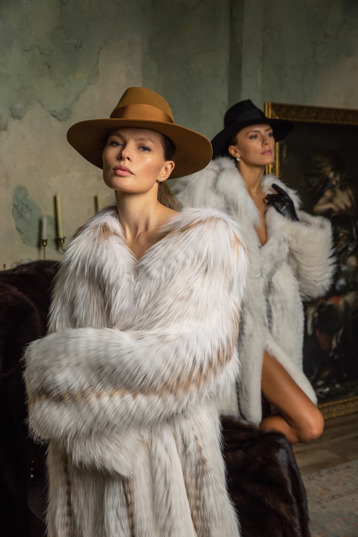 Ультра легкая Шуба из меха лисы с абстрактным узором