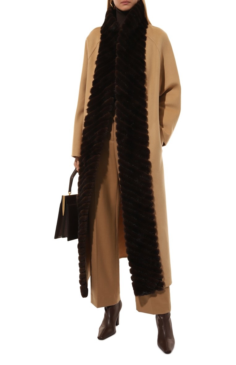 Кашемировое пальто с отделкой из меха норки